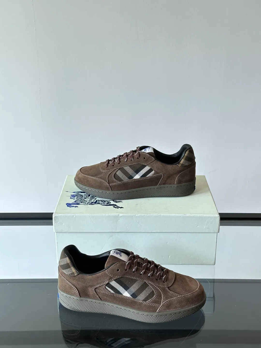 Men's shoes 💰p420 "Burberr＊" men's classic low-top sneakers, reinterpreted with Vintage retro plaid cotton and cowhide materials, decorated with a new brand logo. First-layer sheepskin lining, embossed Burberry lettering logo on the heel, T men's shoes 💰pU original outsole! Code number 38-44 (45 customized)